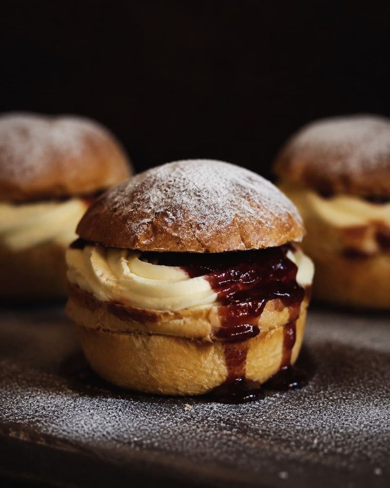 Semla bun served with jam at Kāffi Colombo